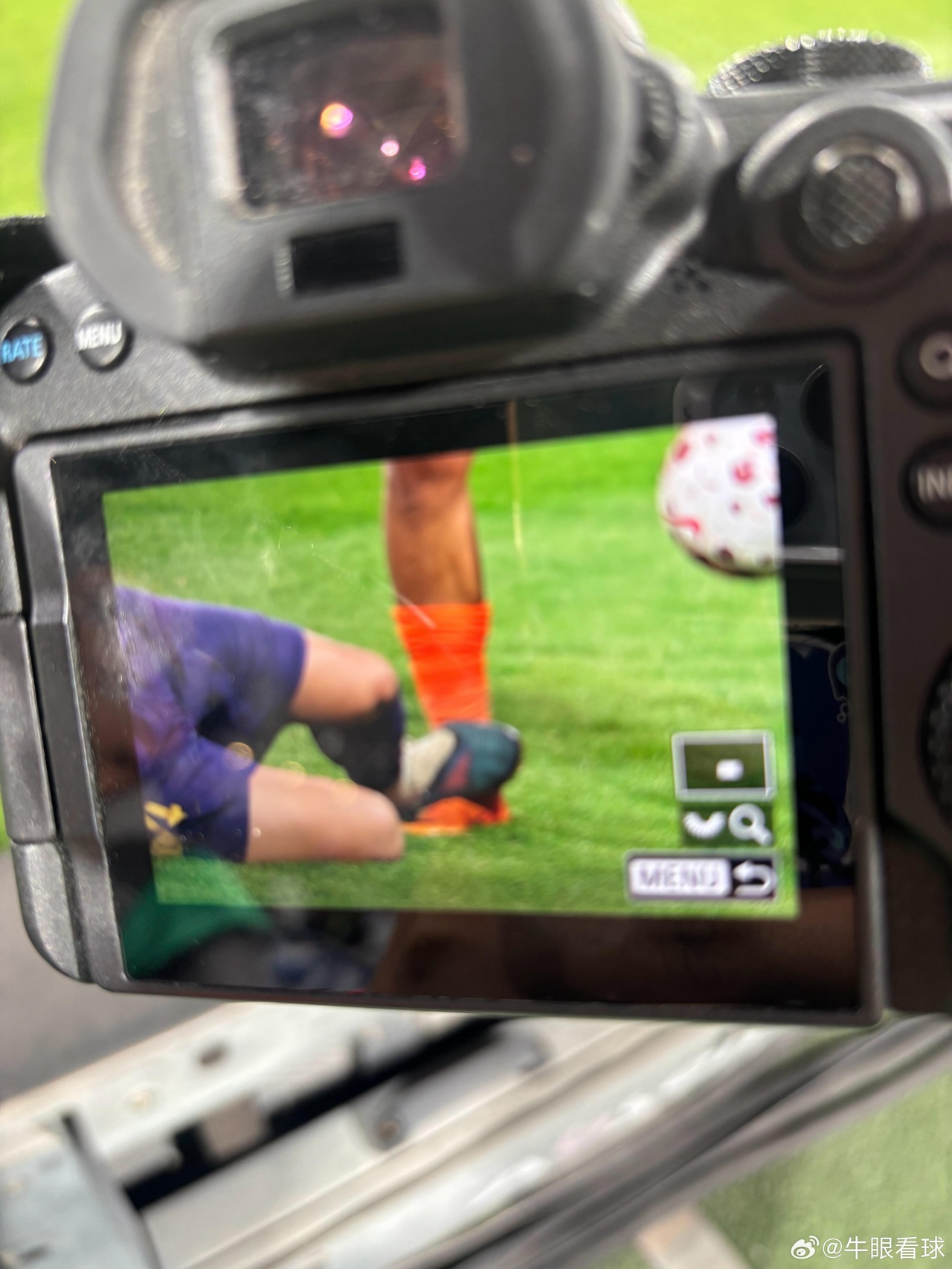 杨帆飞铲克雷桑脚踝特写曝光 泰山跟队记者质疑判罚尺度