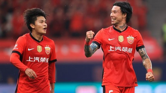 19岁蒯纪闻助攻36岁张琳芃 海港3-0轻取大连英博