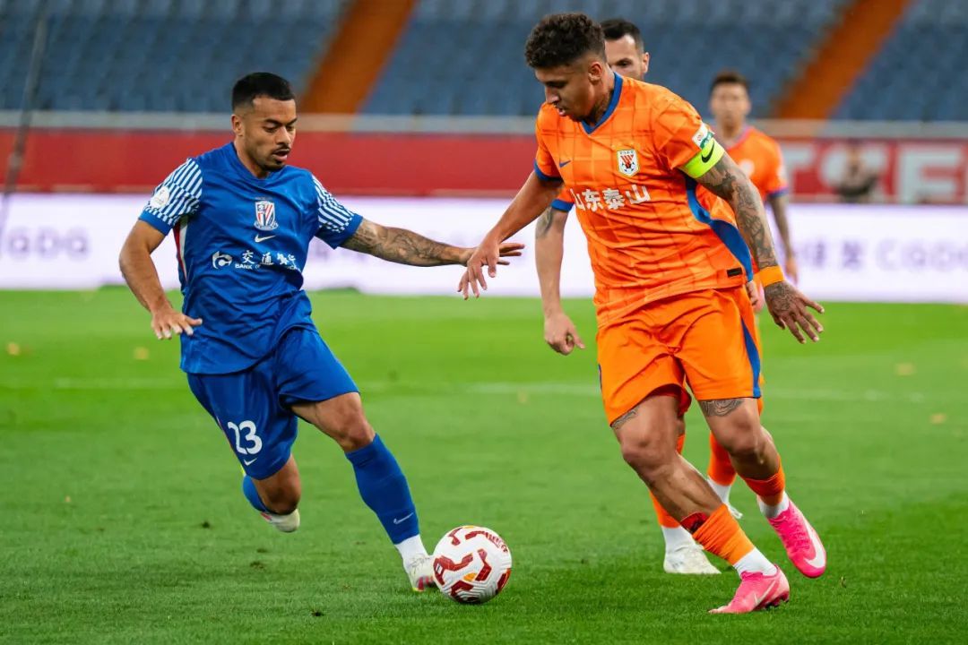 13轮32分领跑中超,申花靠的是稳定与阵容深度 13轮32分领跑中超,申花靠的是稳定与阵容深度